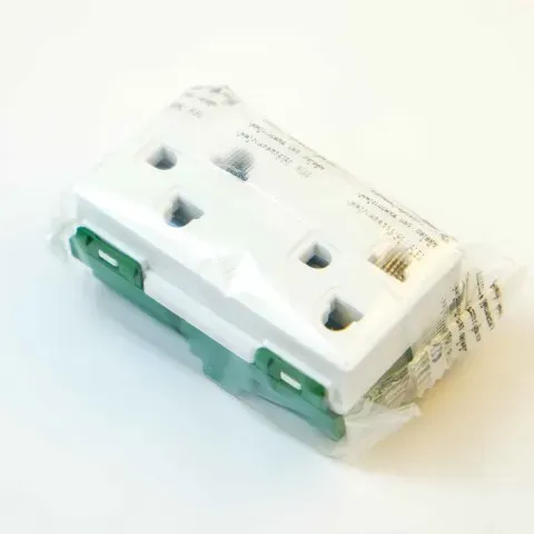 ปลั๊กเมจิกกราวด์คู่ VENA (ใหม่) LR1672